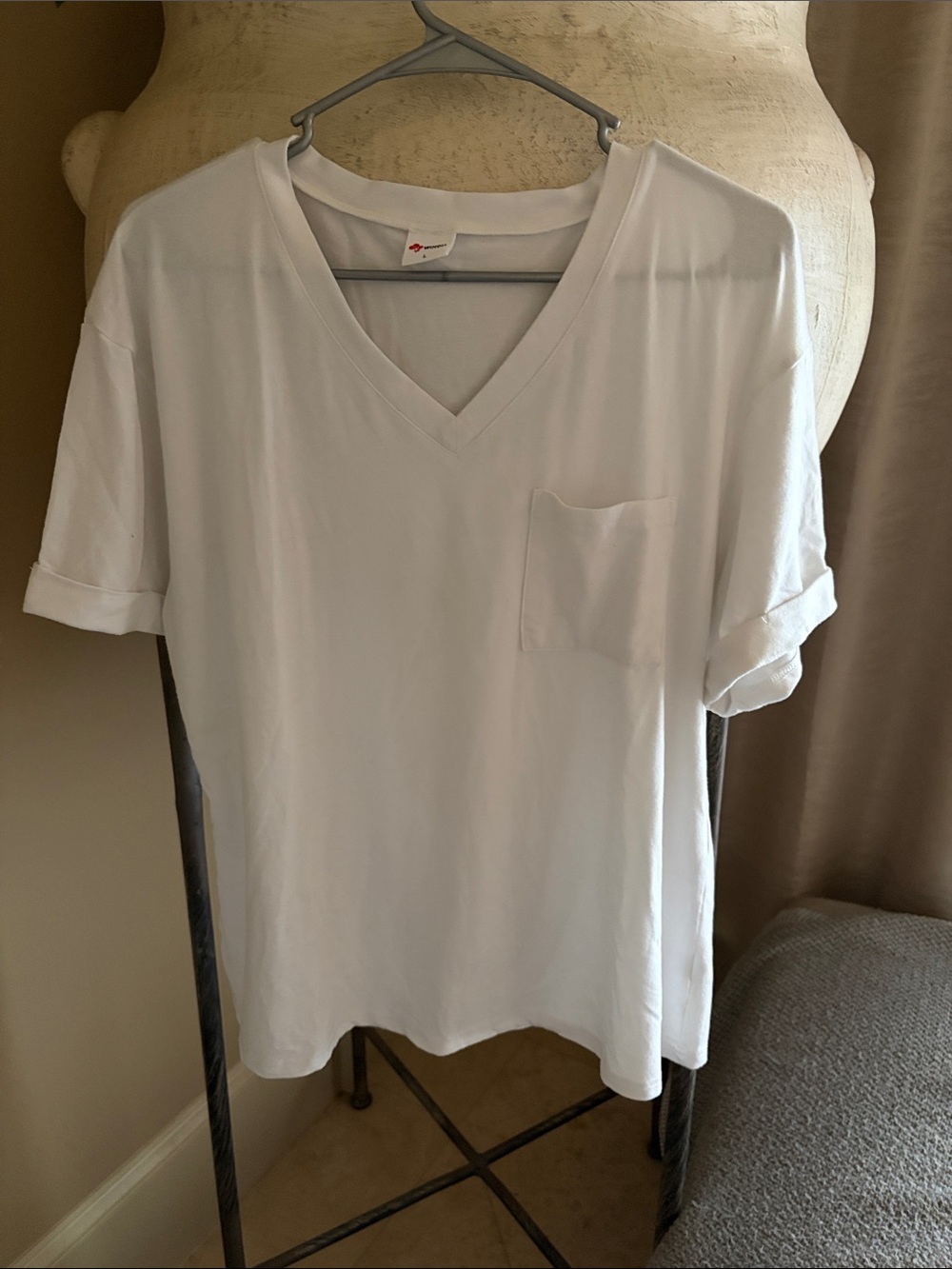 Women's White V-Neck Pocket Short Sleeve Tee